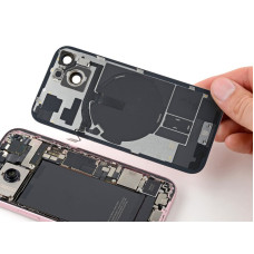 Замена заднего стекла iPhone 15