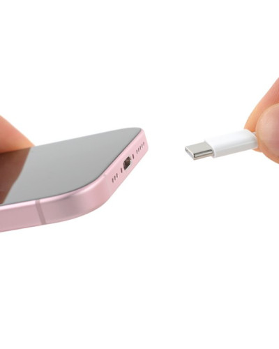 Заміна роз'єму для заряджання iPhone 15