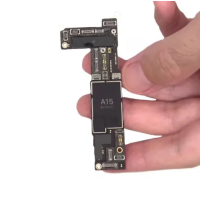 Заміна нижньої частини материнської плати iPhone 14
