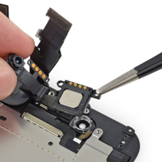 Чистка сетей динамиков iPhone 6 Plus